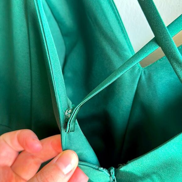 Sorella Vita Winter Green Satin A-Line Gown with Pockets! size 16 - Picture 6 of 6